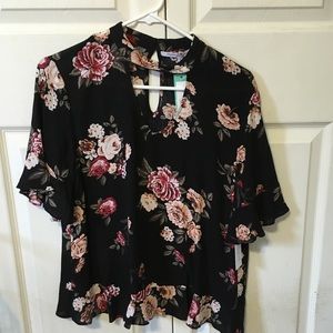 Collective Concepts Short Sleeve Flare Blouse